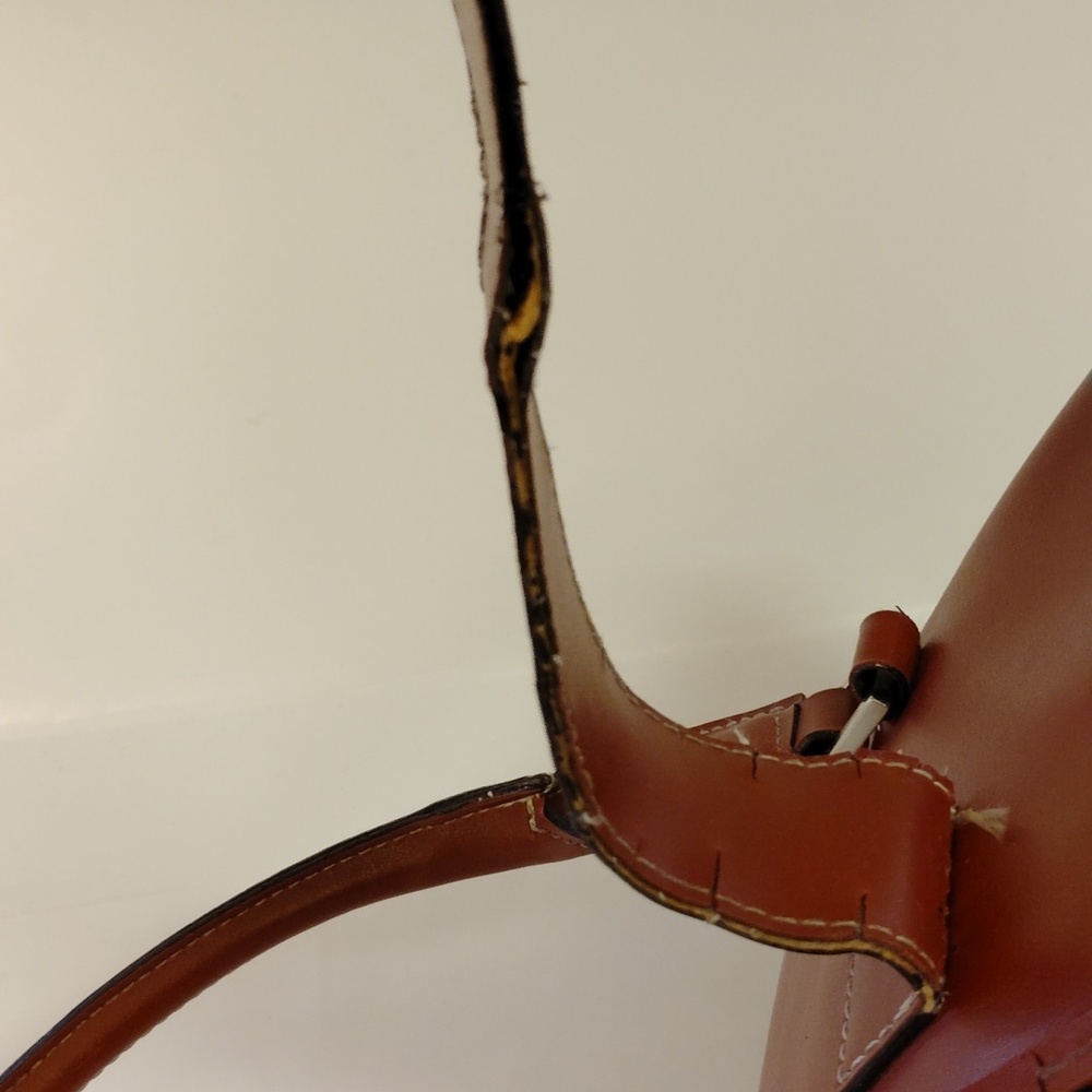 Elegant Burgundy Leather Handbag - Picture 9 of 13